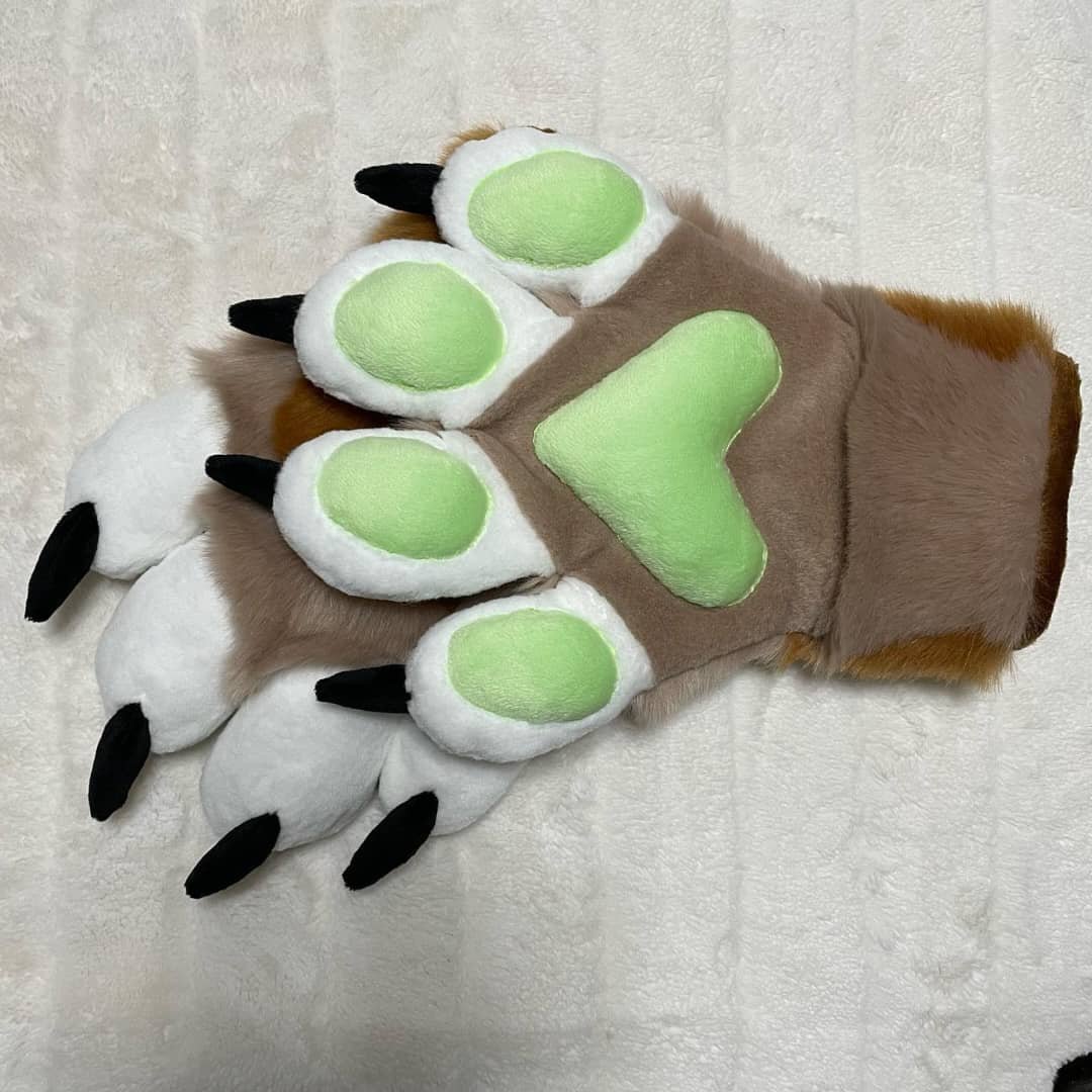 Fursuit hand paws Fursuit hand paws