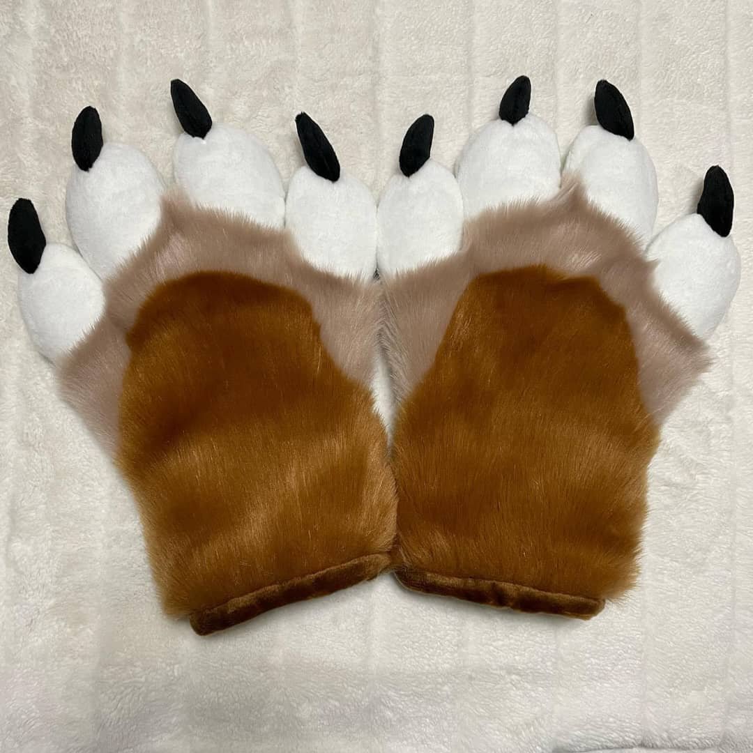 Fursuit hand paws Fursuit hand paws